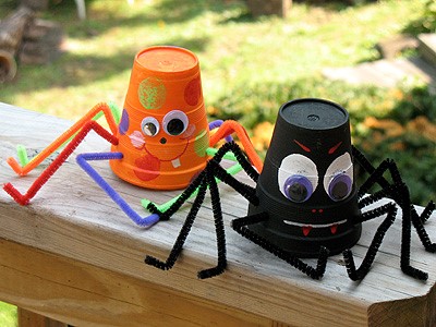 Paper cup spider crafts